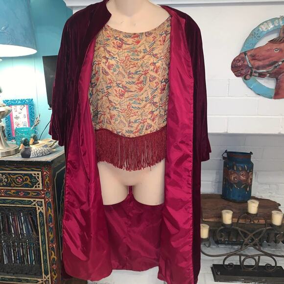 VINTAGE BURGUNDY VELVET OPERA COAT JACKET - Picture 6 of 7